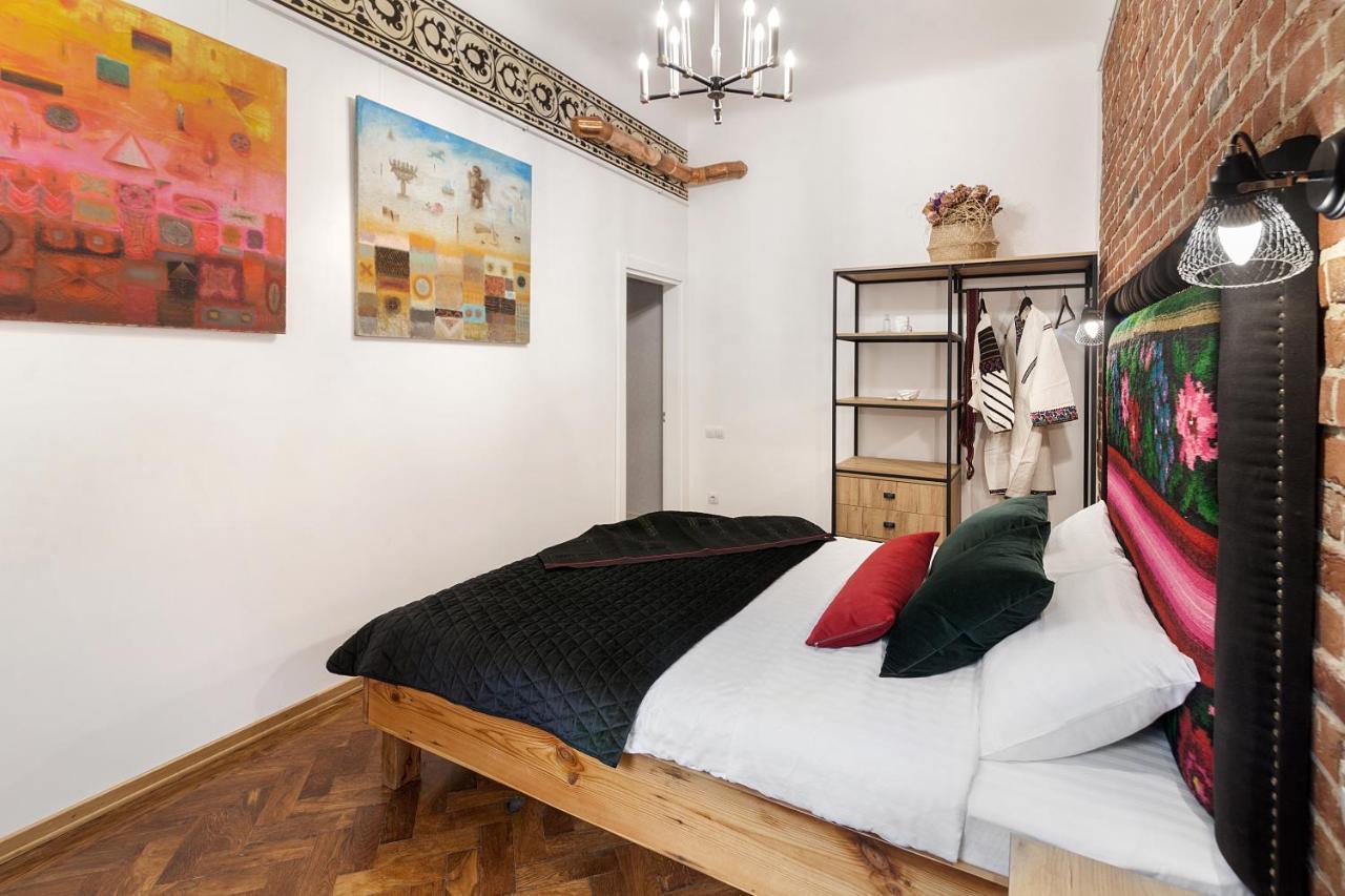 Gallery Art Apartment Lviv Luaran gambar